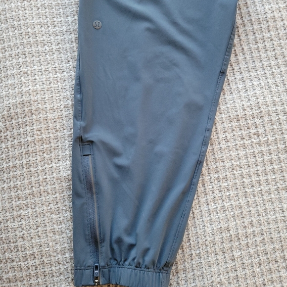 LULULEMON XL - Picture 13 of 16